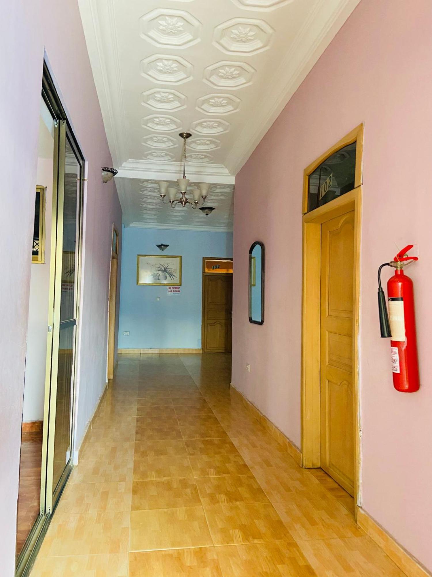 Heavens Gate Otel Akra Dış mekan fotoğraf